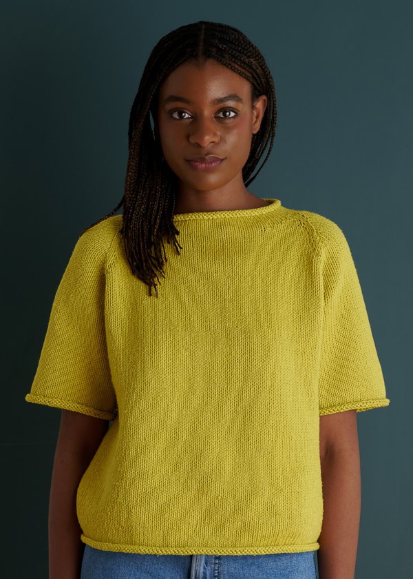 Damenpullover in Gelb, schlichtes Design, bequem und modisch.